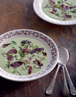 Cold broad bean soup (Gazpacho de habas)