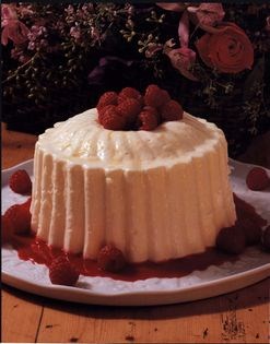 Cold lemon cream soufflé