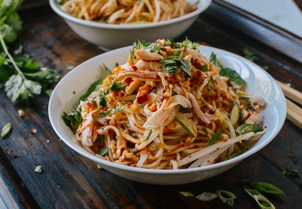 Cold noodles with shredded chicken