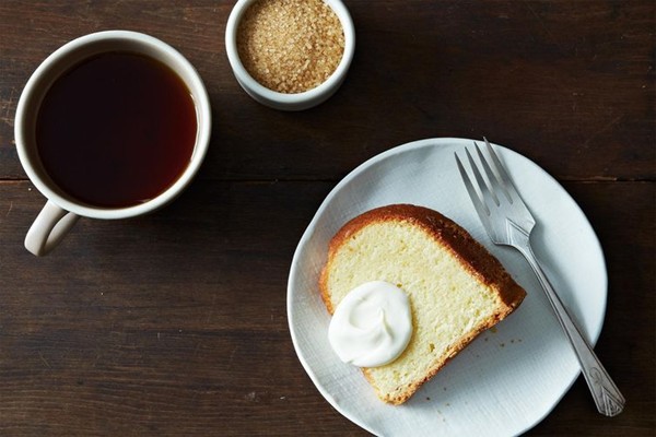 Cold oven pound cake
