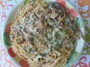 Cold sesame noodles with shredded chicken
