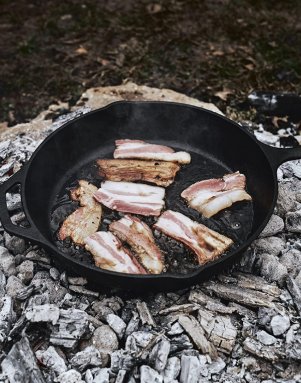 Cold-smoked pork belly (bacon)