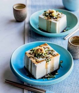 Cold tofu with ginger and green onions (Hiyayakko)