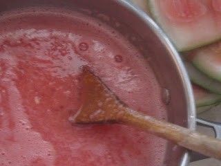 Cold watermelon soup (Xīguā lào / 西瓜酪)