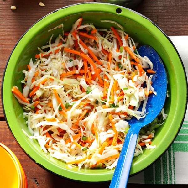 Coleslaw with poppy seed dressing