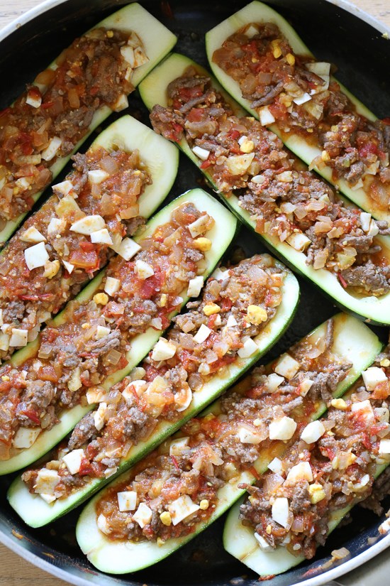Colombian-style zucchini rellenos