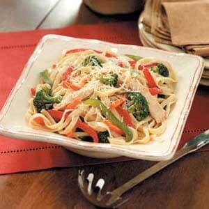 Colorful chicken fettuccine 