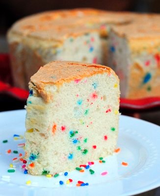 Confetti angel food cake