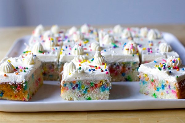 Confetti party cake