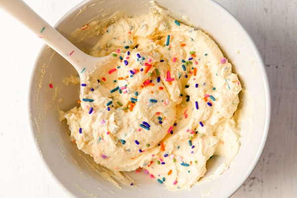 Confetti yogurt frosting