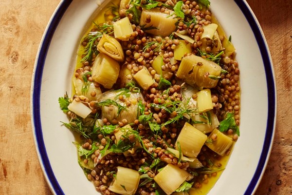 Confit leeks with Puy lentils and leek cream 