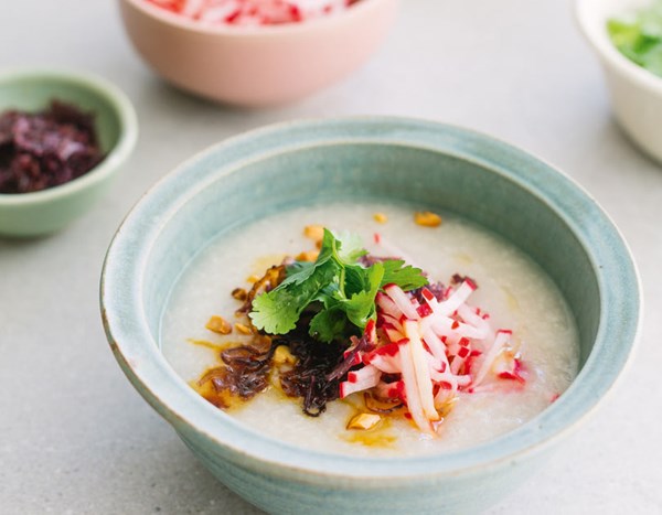 Congee with sesame seaweed & pickled radish