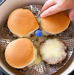 Connecticut steamed cheeseburgers