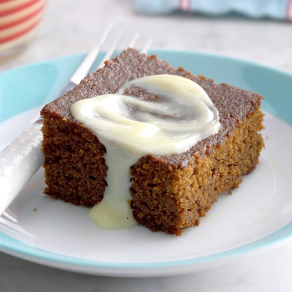 Contest-winning gingerbread with lemon sauce