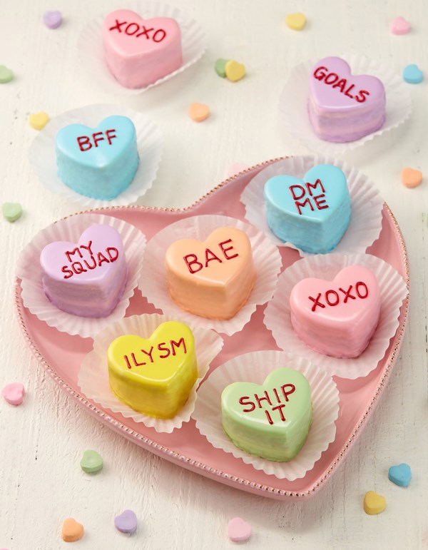Conversation heart petits fours