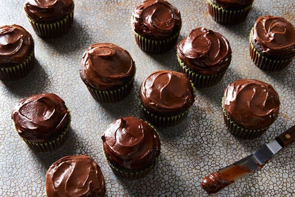  Convertible chocolate cupcakes