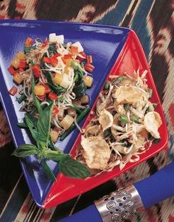 Cooked vegetables in peanut sauce (Lotek)