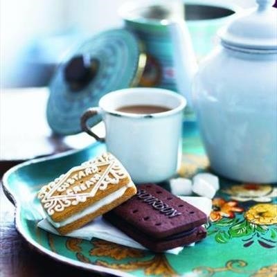 Cookie classics - custard creams