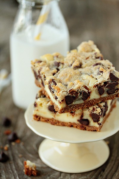 Cookie dough cheesecake bars