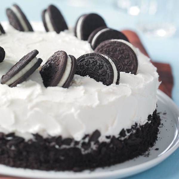 Cookies and cream cake
