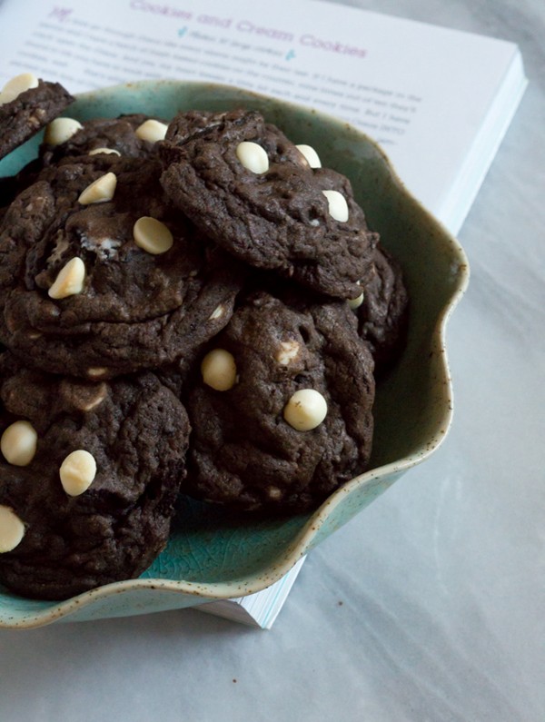 Cookies and cream cookies