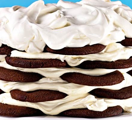 Cookies and cream fridge cake