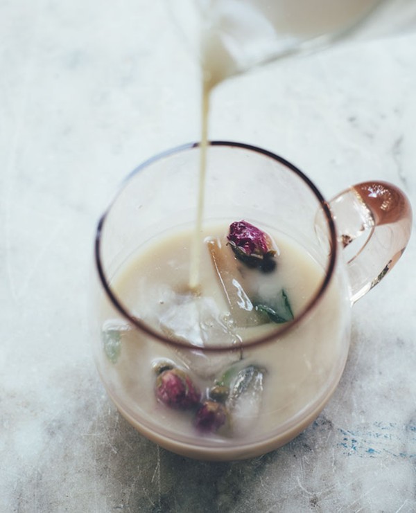 Cooling rose and vanilla chai