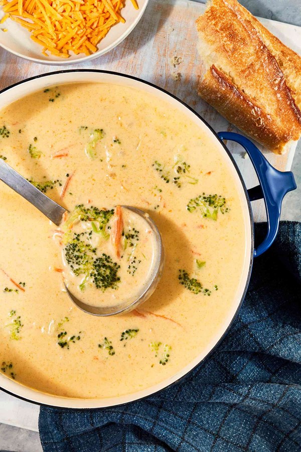 Copycat Panera broccoli cheddar soup