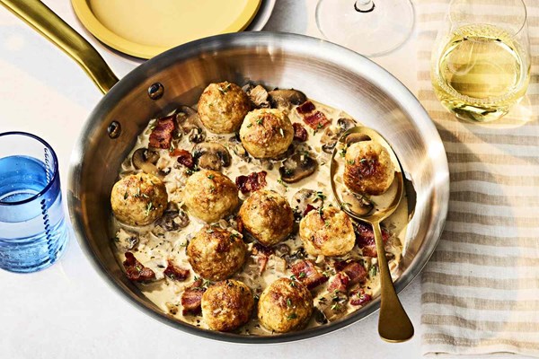 Coq au vin blanc meatballs