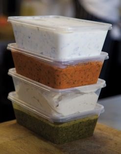 Coriander, sweet chilli & peanut dip