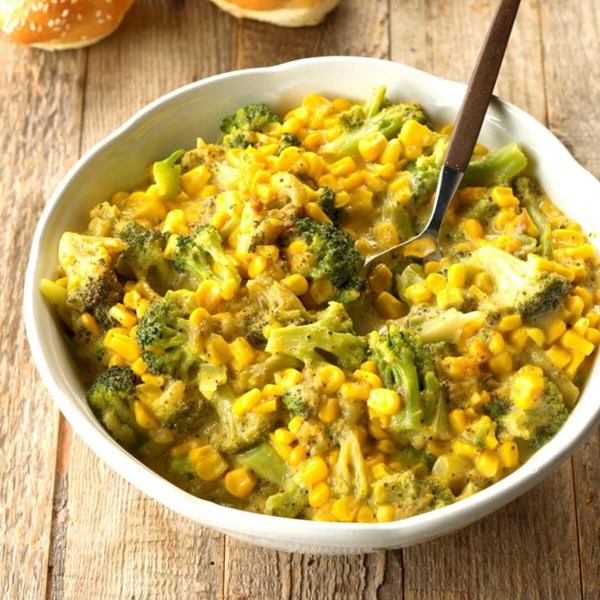 Corn and broccoli in cheese sauce