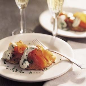 Corn cakes with smoked salmon and crème fraîche