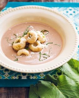 Corn dumplings in pinto bean cream (Chochoyones en crema de frijol)