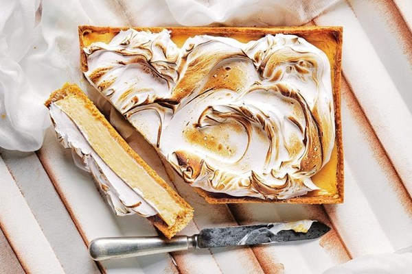 Corn flake lemon meringue