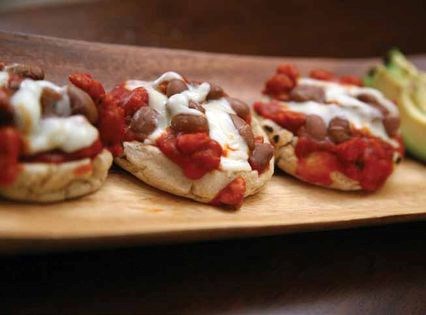 Corn flour boats (Sopes)