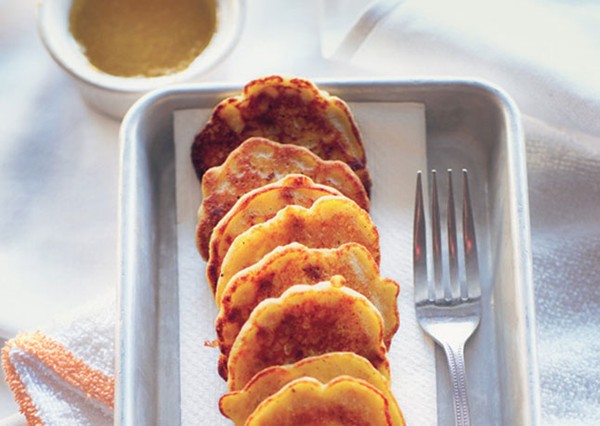 Corn griddle cakes with sausage