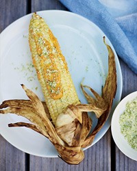 Corn on the cob with curry mayonnaise and chile salt