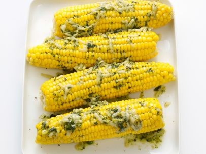 Corn on the cob with basil butter