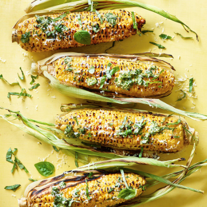 Corn on the cob with pesto butter
