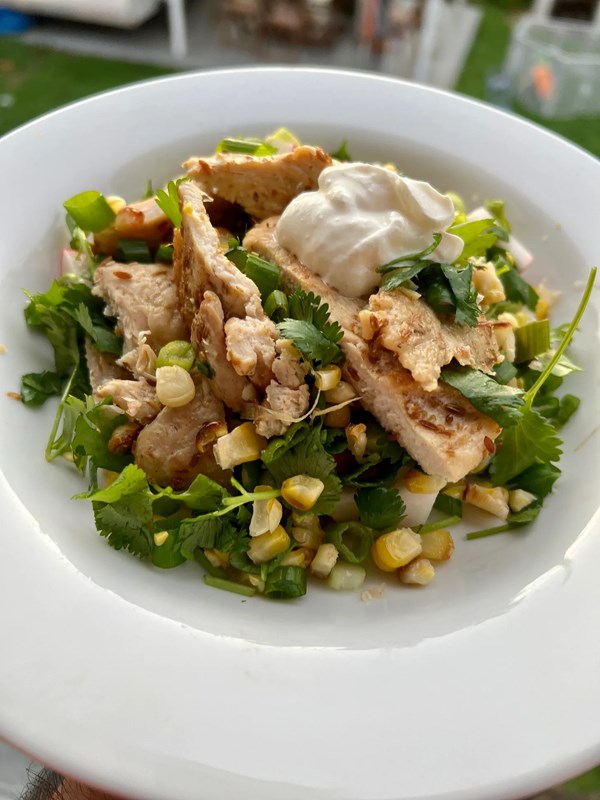 Corn salad with garlic chicken 