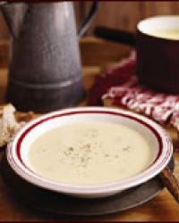 Corn soup with chiles and Manchego