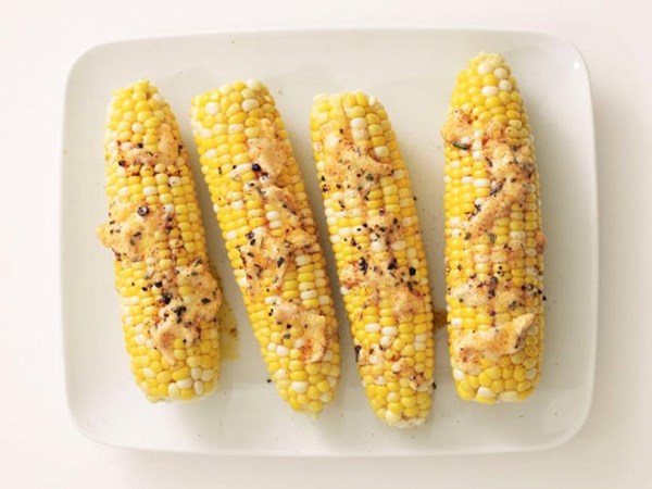 Corn with paprika butter