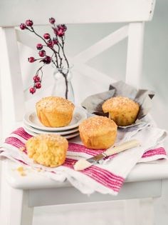 Cornbread muffins with Parmesan and sesame