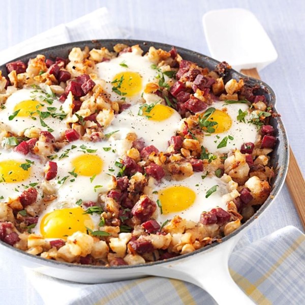 Corned beef hash & eggs 
