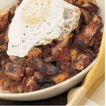 Corned-beef hash with fried eggs