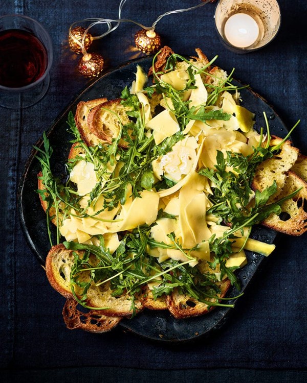 Cornish Gouda with crispy sourdough and rocket 