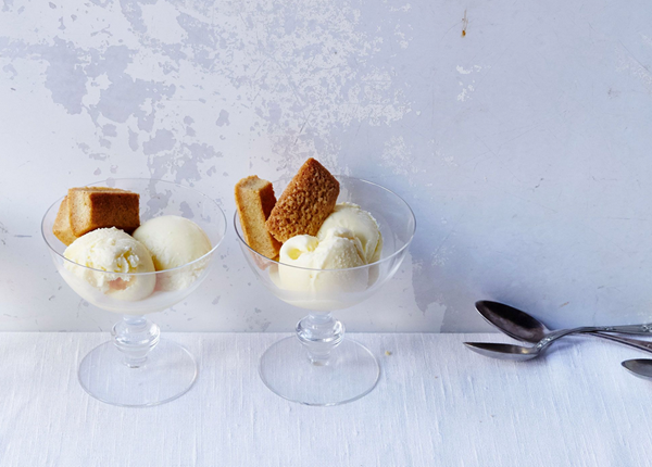 Cornmeal financiers