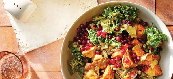 Cornucopia kale salad [Buddha dressing]