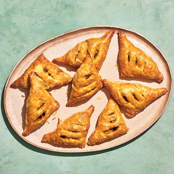 Coronation chicken pastries 