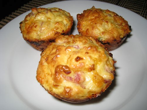 Cottage cheese and egg muffins with ham and cheddar cheese